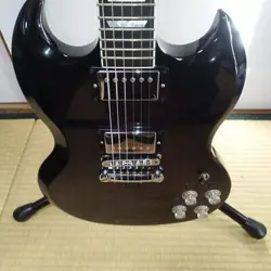 GIBSON SG MODERN ELECTRIC GUITAR WITH HARD CASE - USED, EXCELLENT CONDITION