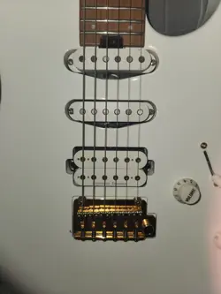 CHARVEL PRO-MOD DK24 HSS 2PT CM ELECTRIC GUITAR SNOW WHITE FENDER GIBSON BEATER!