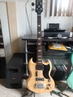 GIBSON SG SUPREME BASS WITH ORIGINAL HARD CASE