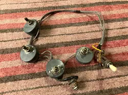 ES 335 SILVERTONE