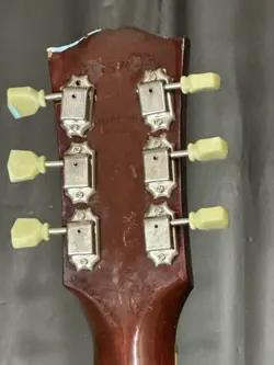 J-185 ACOUSTIC GUITAR
