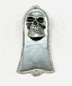 SKULL TRUSS ROD COVER. GENERAL 2 HOLE DESIGN FOR GIBSON LES PAUL, SG