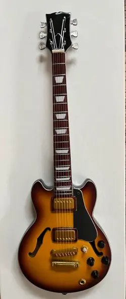GIBSON ES-335 SUNBURST MINIATURE REPLICA ELECTRIC GUITAR 1:4 SCALE