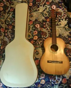 1960'S GIBSON C-1 CLASSICAL GUITAR PROJECT OR REPAIR WITH TKL HARD CASE