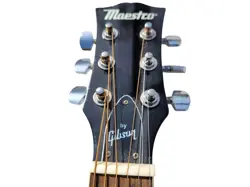 GIBSON MAESTRO MACINACH CONCERT ACOUSTIC GUITAR WOOD 6 STRING GUITAR AND CASE