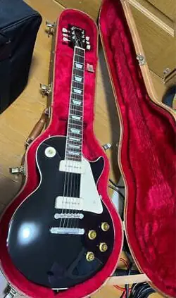 ELECTRIC GUITAR GIBSON LES PAUL CLASSIC BLACK MADE IN 2018 WITH HARD CASE