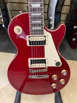 2019 GIBSON LES PAUL CLASSIC TRANSLUCENT CHERRY ELECTRIC GUITAR MINT