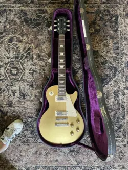 MINT GIBSON LES PAUL DELUXE GOLD TOP - EARLY 70’S