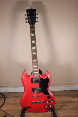 GIBSON SG STANDARD CHERRY RED REPLICA 22 FRETS USED SOLID BODY