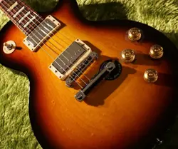 GIBSON LES PAUL STUDIO FIREBURST