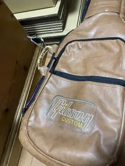 REDUCE PRICE GIBSON CUSTOM GUITAR CASE BROWN
