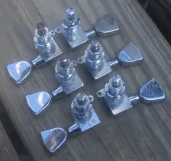 LOGO CHROME TUNERS