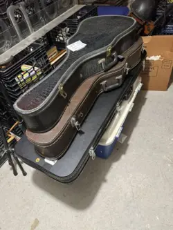 VINTAGE GIBSON GUITAR CASES LOT