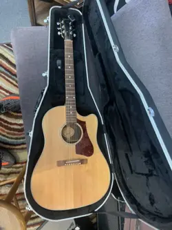 GIBSON ACOUSTIC GUITAR  ￼HP 415 W