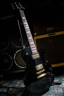 GIBSON LES PAUL STUDIO / 2004 USED ELECTRIC GUITAR