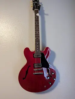 GIBSON ES- 335 GUITAR