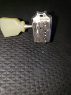 TREBLE SIDE NICKEL/GREEN