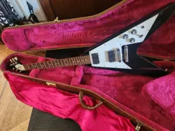 1997 GIBSON FLYING V GUITAR