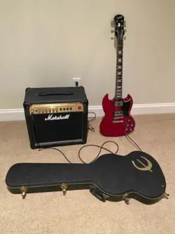 GIBSON GUITAR WITH