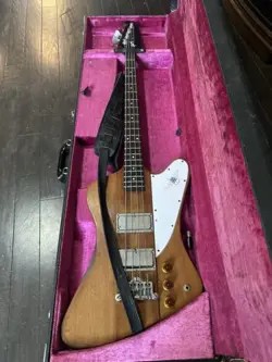 1977 GIBSON THUNDERBIRD W/ HARD CASE