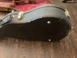 ‘68 1969 GIBSON LES PAUL CASE. RARE VICTORIA BRANDED CASE. ORANGE INTERIOR.
