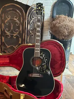 2024 GIBSON CUSTOM SHOP HUMMINGBIRD - EBONY
