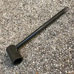 WRENCH BLACK