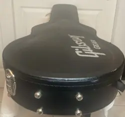 GIBSON GEAR BLACK HARD SHELL PADDED GUITAR CASE
