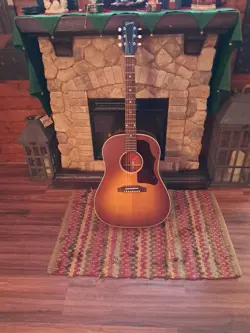 GIBSON J-45 FADED 50'S GUITAR WITH CASE