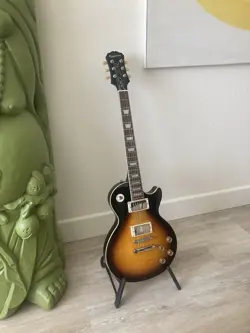 EPIPHONE LES PAUL 1960 TRIBUTE PLUS - GIBSON PICKUPS AND TUNERS - NICE!