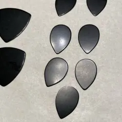 MEDIUM THIN BLACK