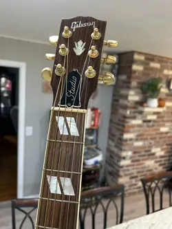 GIBSON SONGWRITER DELUXE STUDIO