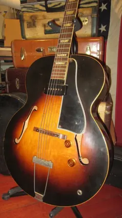 VINTAGE 1950S GIBSON ES-150 ARCHTOP ELECTRIC GUITAR SUNBURST W/ ORIG. HARD CASE