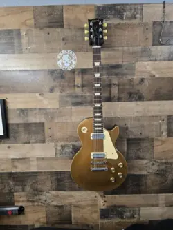 GIBSON LES PAUL STUDIO 70S TRIBUTE 2012 - GOLDTOP MOJOTONE PICKUPS W/HSC 9.7 LBS