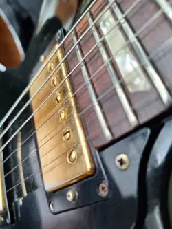 VINTAGE 1996 GIBSON LES PAUL STUDIO ELECTRIC GUITAR WITH CASE