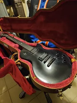 GIBSON LES PAUL GOTHIC USED PLAYERS CONDITION