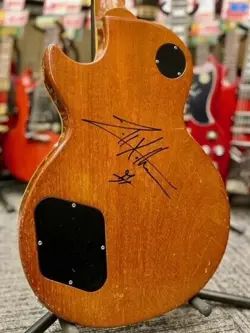 GIBSON LES PAUL CLASSIC BULLION GOLD 1994 SIGNED BY JEFF - PRE-OWNED