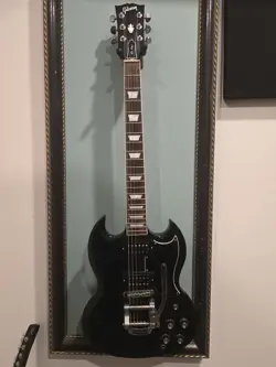 GIBSON SG STANDARD WITH BIGSBY