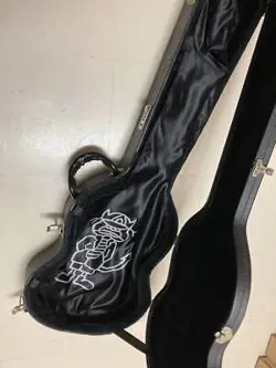 GIBSON ANGUS YOUNG SIGNATURE SG HARD CASE AC/DC ANGUS YOUNG