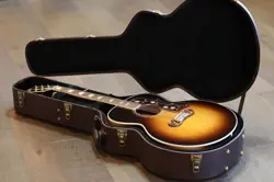 SJ-200 STANDARD ACOUSTIC/