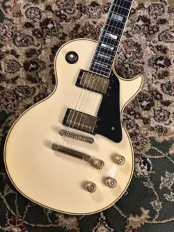 GIBSON 1987 LES PAUL CUSTOM ALPINE WHITE SN:80247587 CONSIGNMENT ITEM