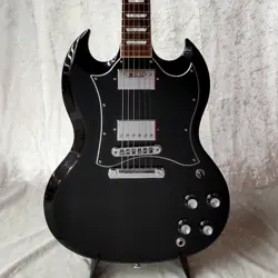 BLACK RIGHT-HANDED STRING