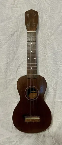 VINTAGE GIBSON UKULELE (NEEDS SOME RESTORATION)
