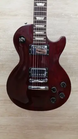GIBSON LESPAUL STUDIO USED MAHOGANY BODY/NECK ROSEWOOD FINGERBOARD W/HARD CASE