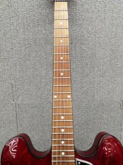 STUDIO MODEL RED