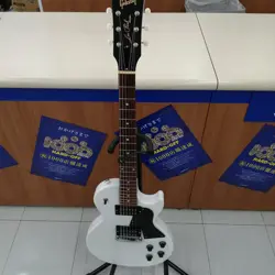 TRIBUTE WHITE