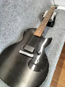 GIBSON MELODY MAKER USED MAHOGANY BODY/NECK ROSEWOOD FINGERBOARD W/SOFT CASE