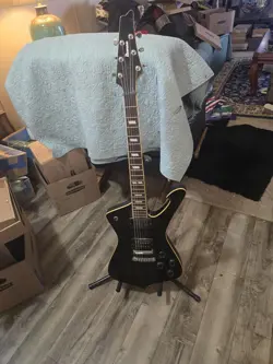  GUITARS '
