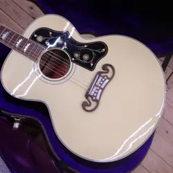 ACOUSTIC ELECTRIC GUITAR GIBSON SJ200 CUSTOM WITH HARD CASE WORKING CONDITION