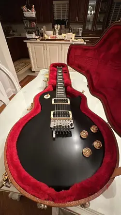 GIBSON LES PAUL WITH FLOYD ROSE